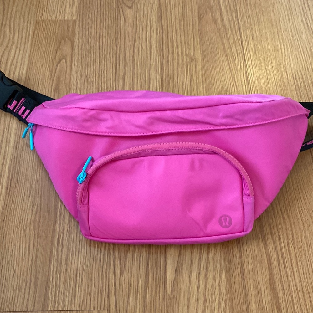 ❤️ Lululemon The Rest is Written Belt Bag 3L Hot Pink NWOT
